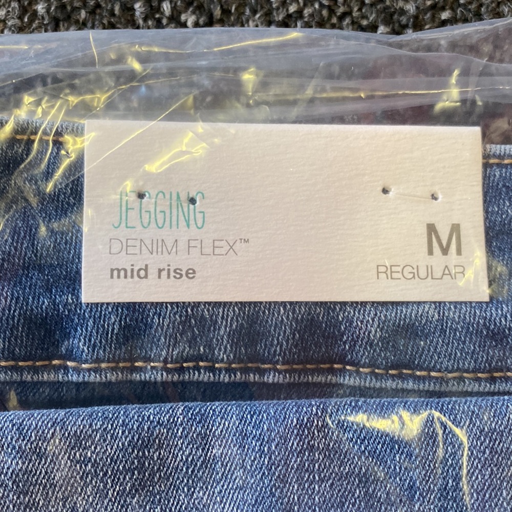 m jeans by maurices Mid Rise Jegging | Size Medium, Regular - Picture 5 of 5